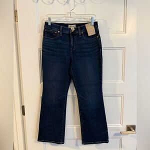 NWT Madewell Dark Blue Mid Rise Kick Out Crop Jeans, 28P